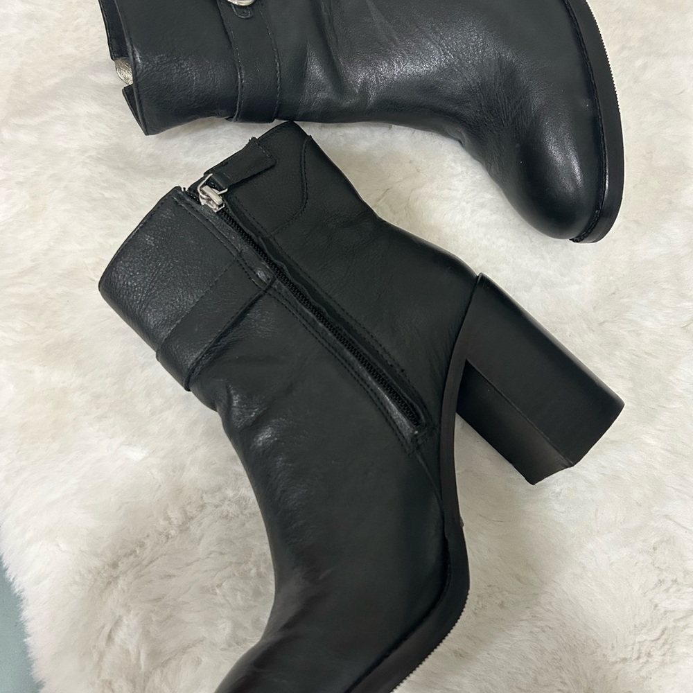 Johnston & Murphy Black Leather Heeled Boots